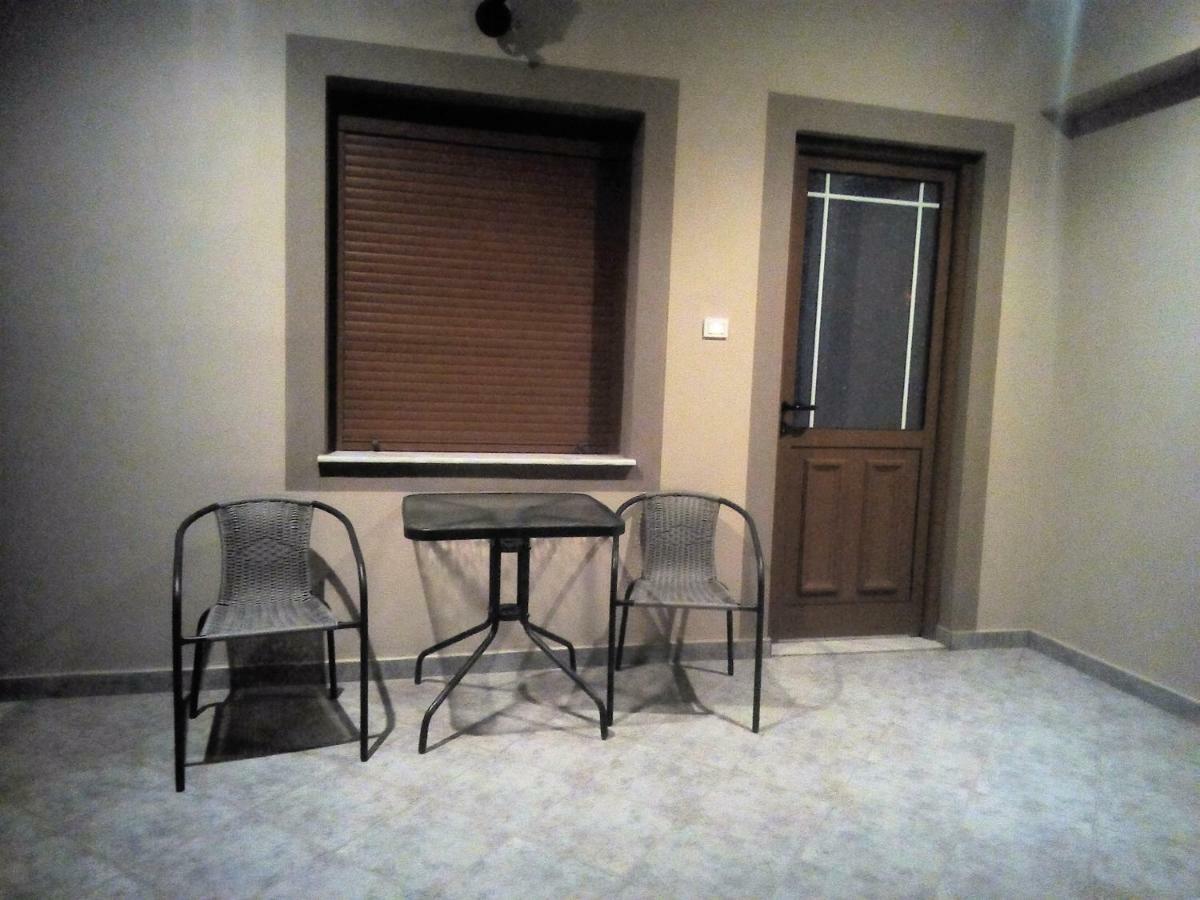 Timos Studios Romanon Dış mekan fotoğraf