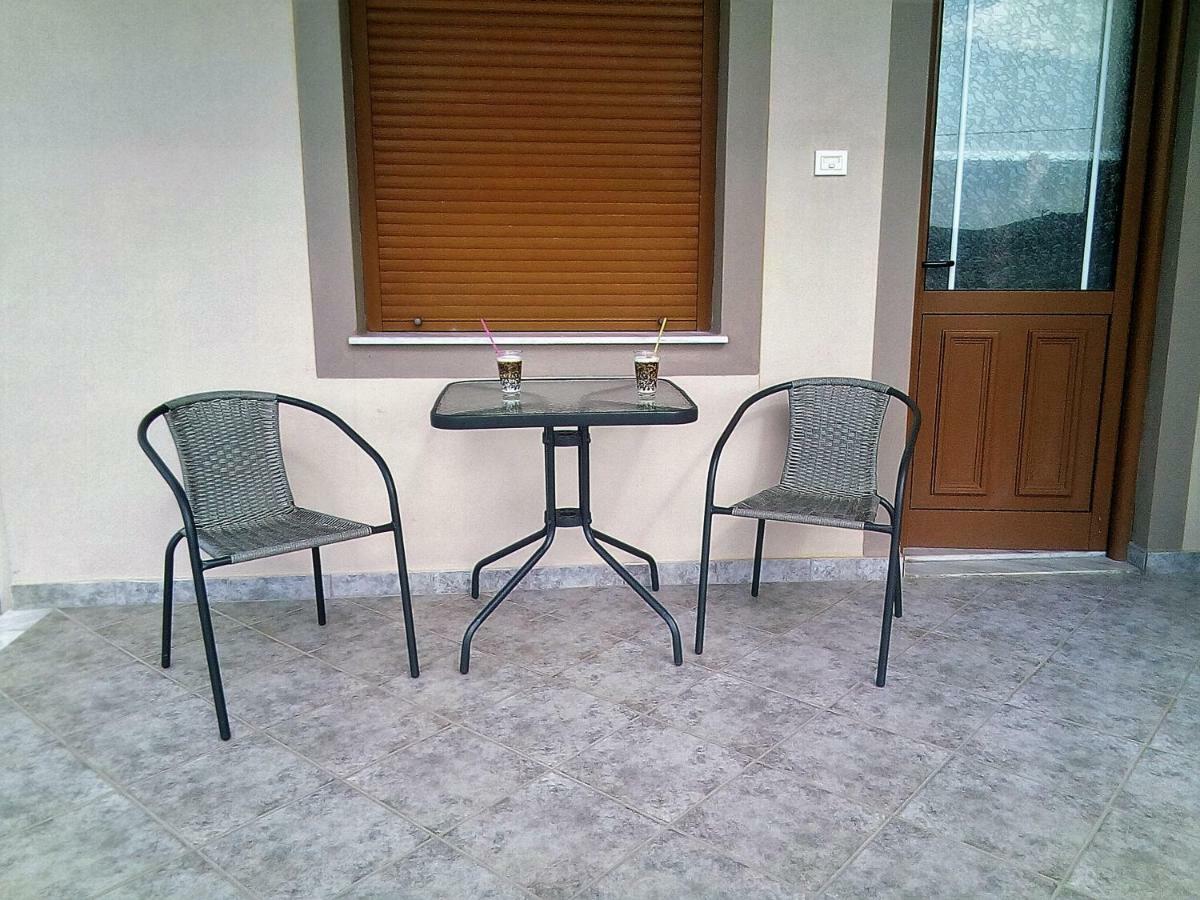 Timos Studios Romanon Dış mekan fotoğraf